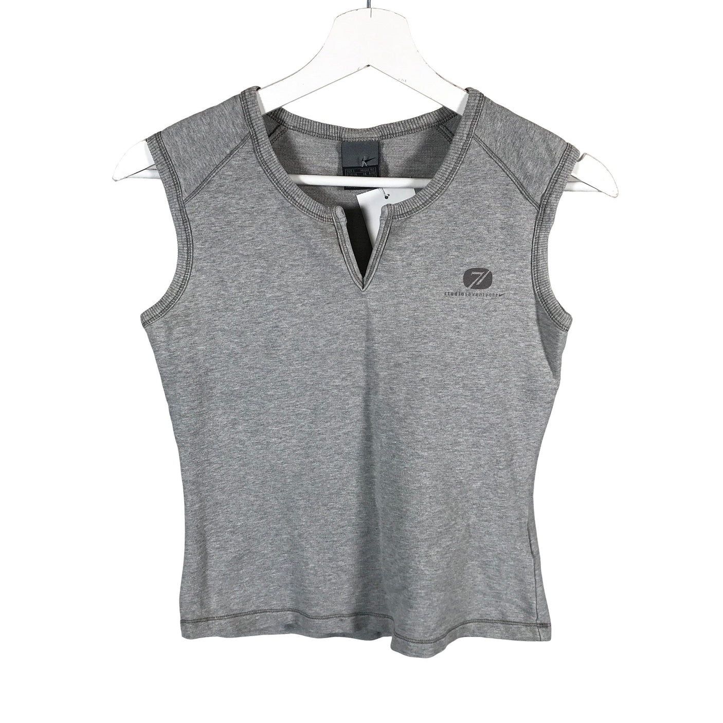 Unisex Nike - Urheilutoppi, koko 36 -  (1)