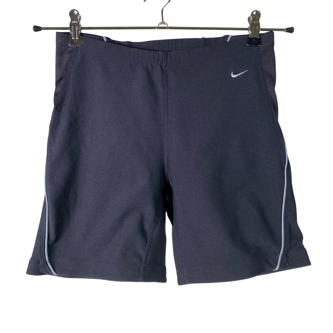Unisex Nike - Urheilushortsit, koko 38 -  (1)