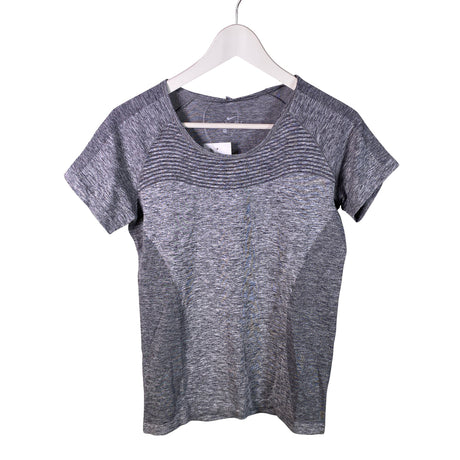 Unisex Nike - Urheilupaita, lyhyet hihat, koko 38 -  ()