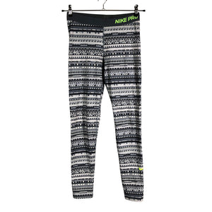 Unisex Nike - Kerrastohousut, koko 40 -  (1)