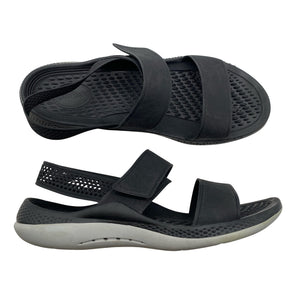 Unisex Crocs - Sandaalit, koko 43 -  (1)