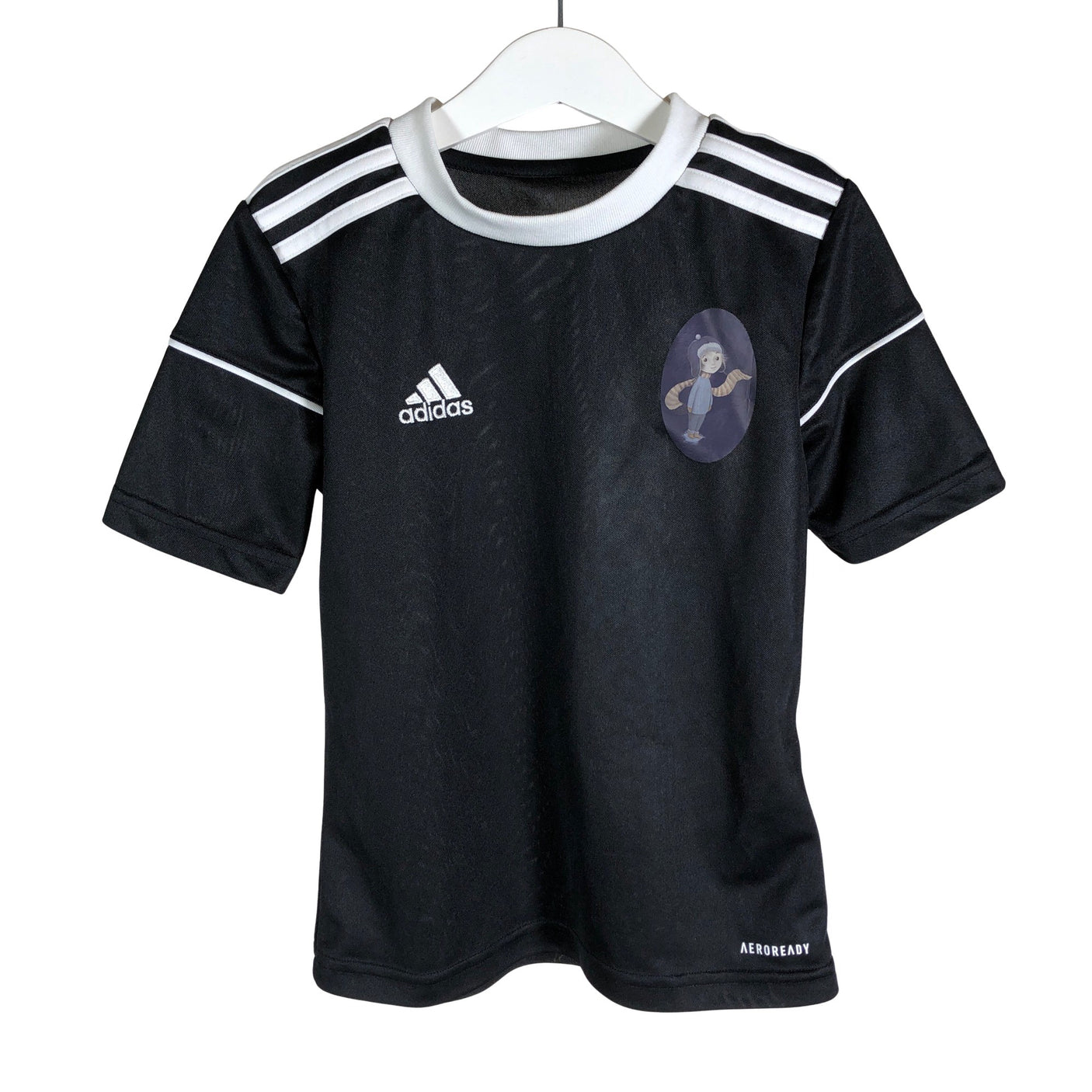 Unisex Adidas - Urheilupaita, lyhyet hihat, koko 122 - 128 -  (1)