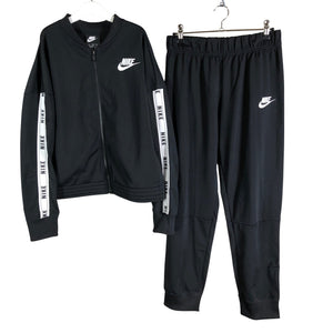 Unisex Nike - Urheiluasu, koko 158 - 164 -  (1)