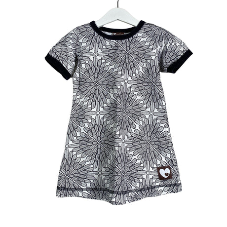 Unisex Maitotyttö - Mekko, koko 104 - 110 -  ()