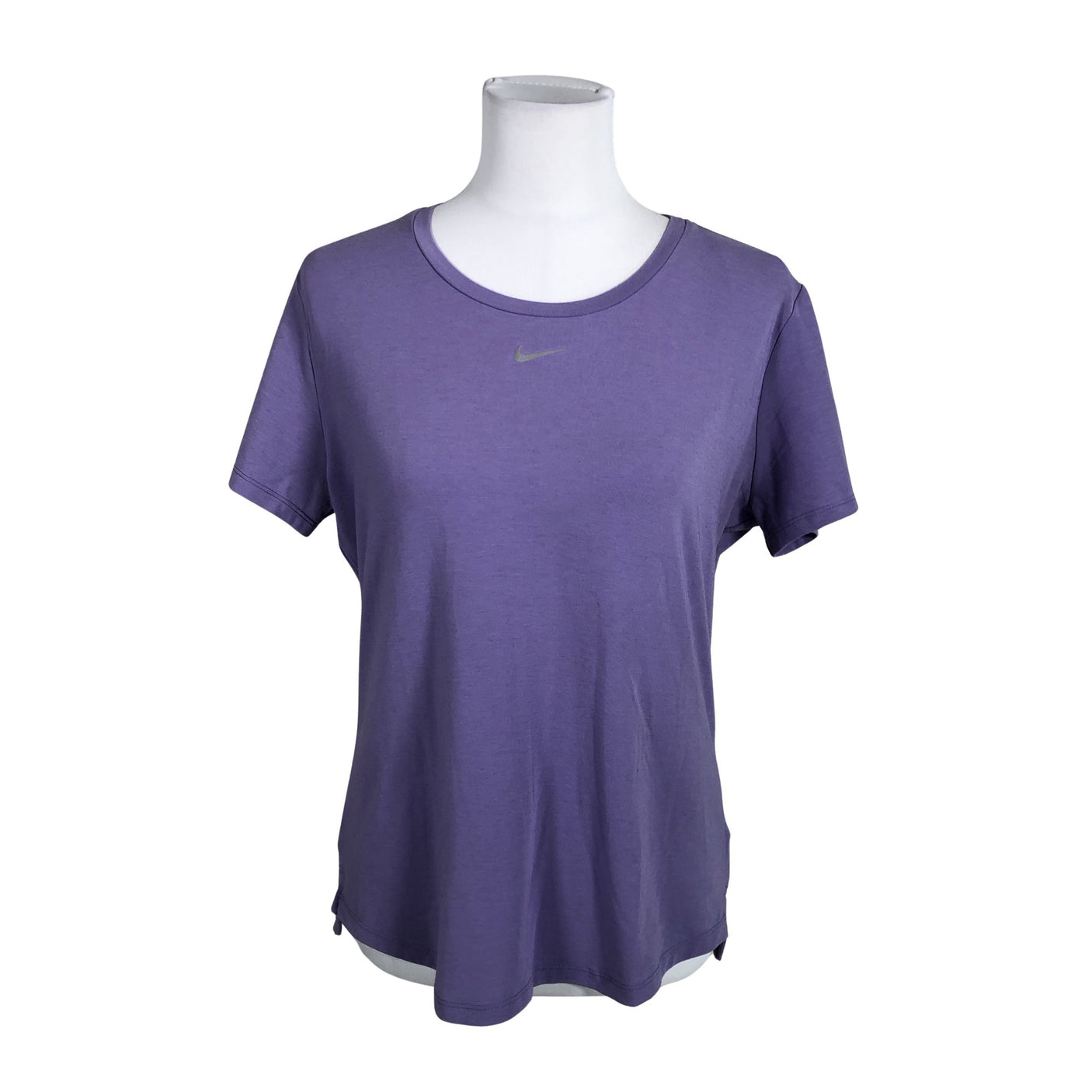 Unisex Nike - Spordisärk, lühikesed käised, suurus 38 - Lilla (1)