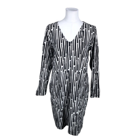 Unisex me&i - Trikotaažist kleit, suurus 40 - Valge ()