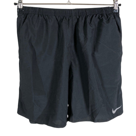 Unisex Nike - Lühikesed spordipüksid, suurus 40 - Must ()