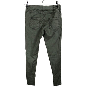 Unisex Perfect Jeans - Mittevenivad püksid, suurus 34 - Roheline (2)