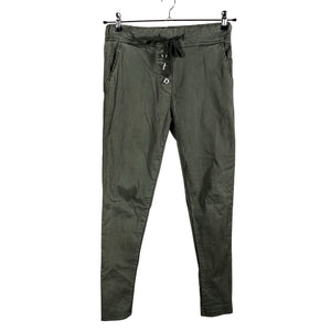Unisex Perfect Jeans - Mittevenivad püksid, suurus 34 - Roheline (1)