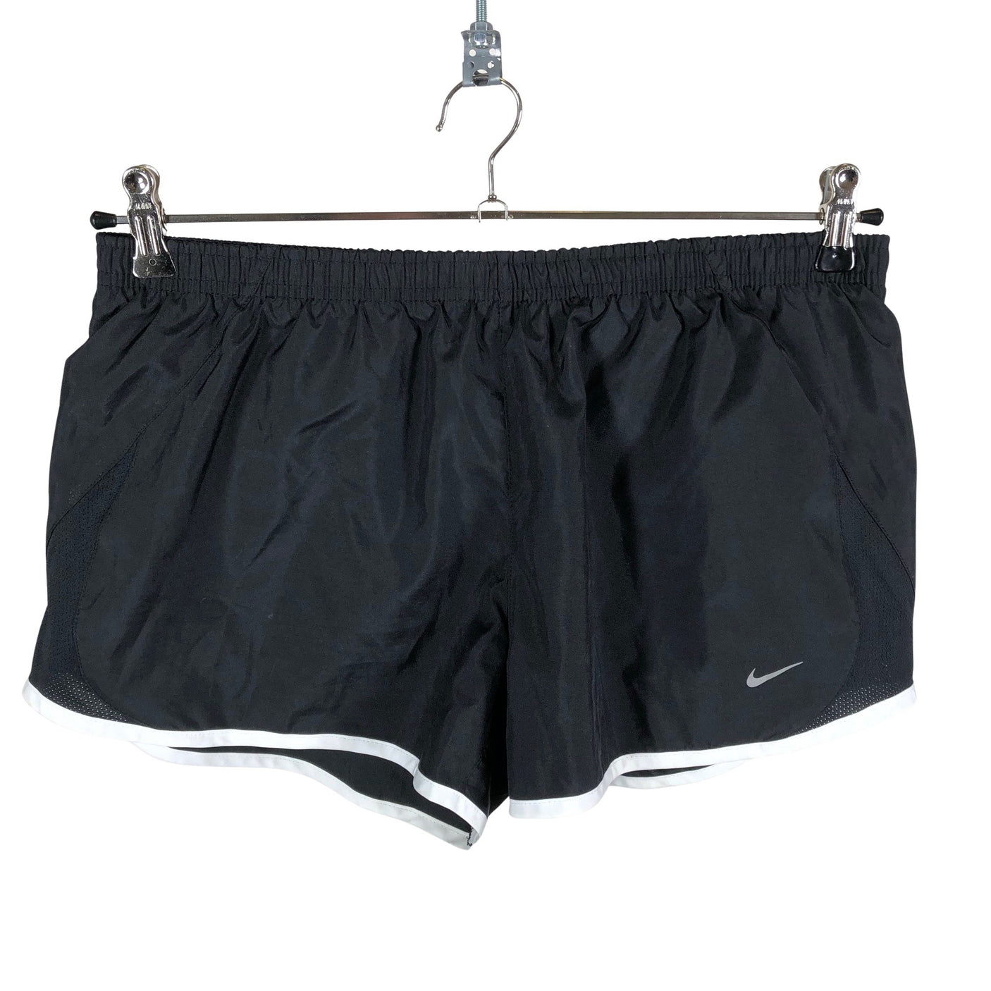 Unisex Nike - Lühikesed spordipüksid, suurus 42 - Must (1)