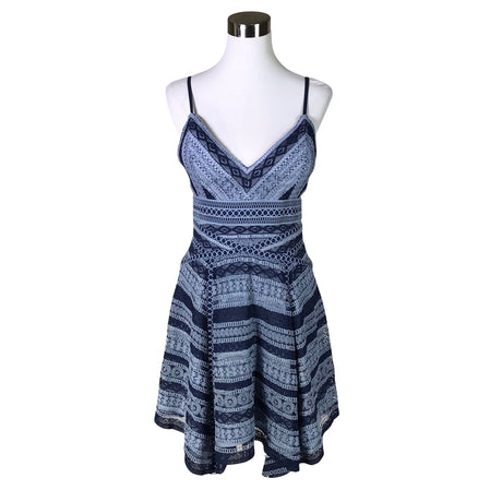 Unisex Forever New - Mitteveniv kleit, suurus 38 - Helesinine ()