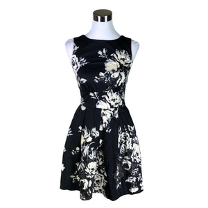Unisex Closet - Mitteveniv kleit, suurus 34 - Must (1)
