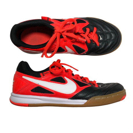 Unisex Nike - Sisespordijalanõud, suurus 36 - Punane ()