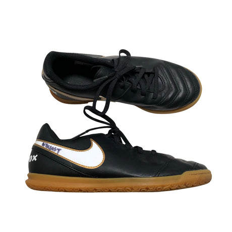 Unisex Nike - Sisespordijalanõud, suurus 36 - Must ()