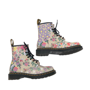 Unisex Dr. Martens - Nööridega saapad, suurus 37 - Beige (1)