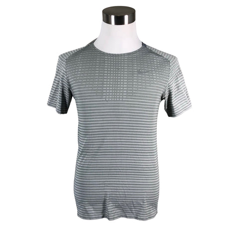 Unisex Nike - Spordisärk, lühikesed käised, suurus S - Hall ()
