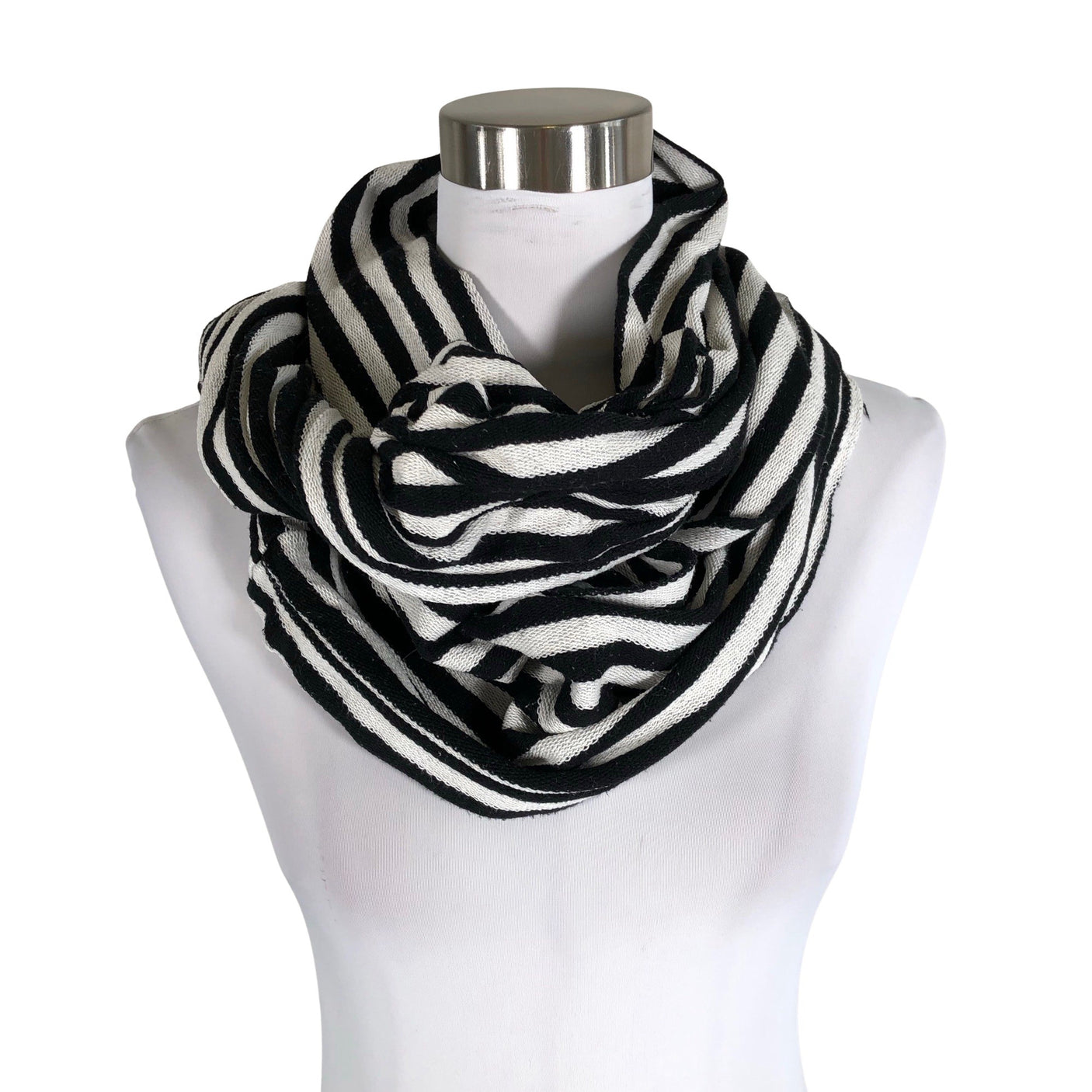 Unisex MUKA VA - Torusall, suurus Midi - Must (1)