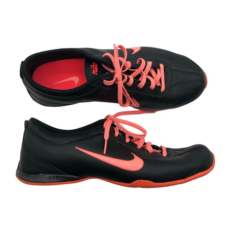 Unisex Nike - Tossud, suurus 40 - Must ()