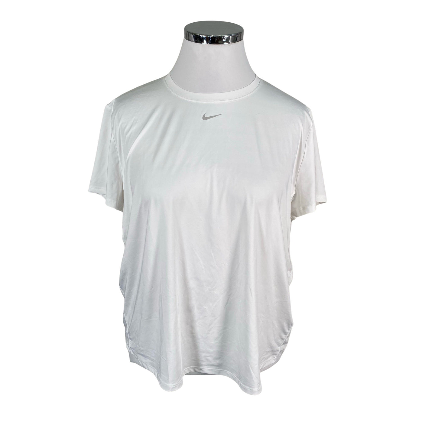 Unisex Nike - Spordisärk, lühikesed käised, suurus 42 - Valge (1)