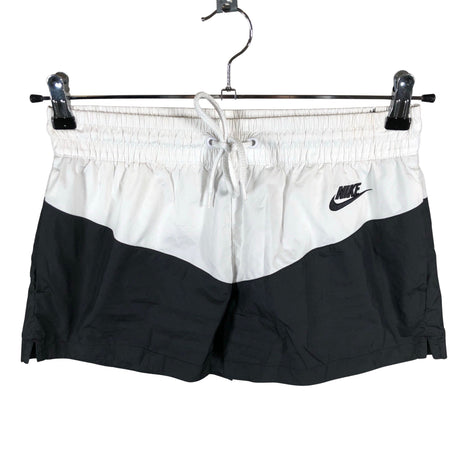Unisex Nike - Lühikesed spordipüksid, suurus 36 - Must ()
