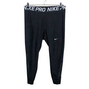 Unisex Nike - Spordiretuusid, suurus 44 - Must (1)