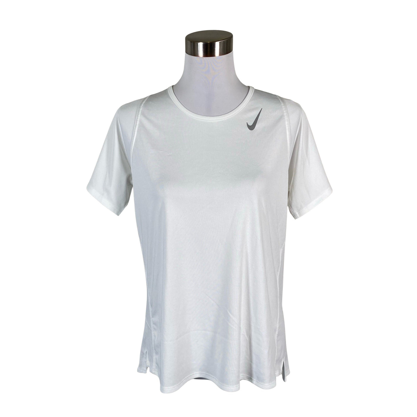 Unisex Nike - Spordisärk, lühikesed käised, suurus 40 - Valge (1)