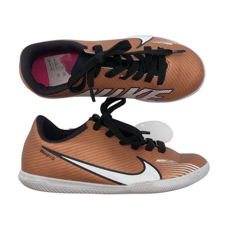 Unisex Nike - Sisespordijalanõud, suurus 33 - Pruun ()