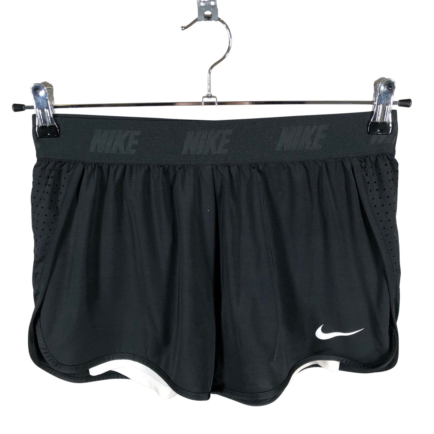 Unisex Nike - Lühikesed spordipüksid, suurus 36 - Must (1)