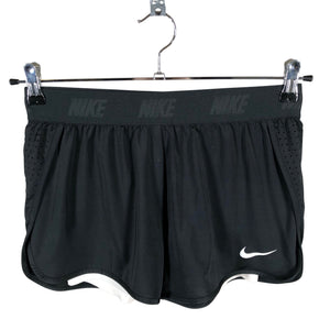 Unisex Nike - Lühikesed spordipüksid, suurus 36 - Must (1)