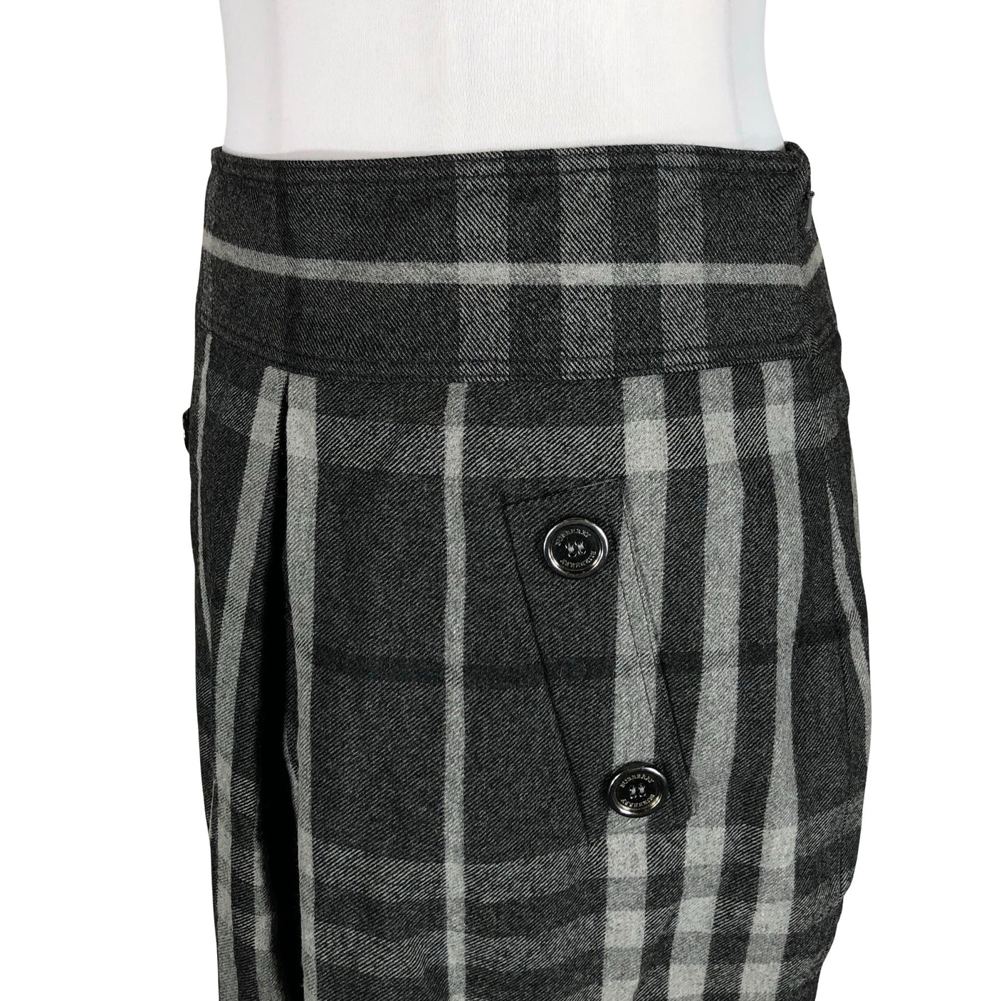 Unisex Burberry - Mitteveniv seelik, suurus 38 - Hall (3)