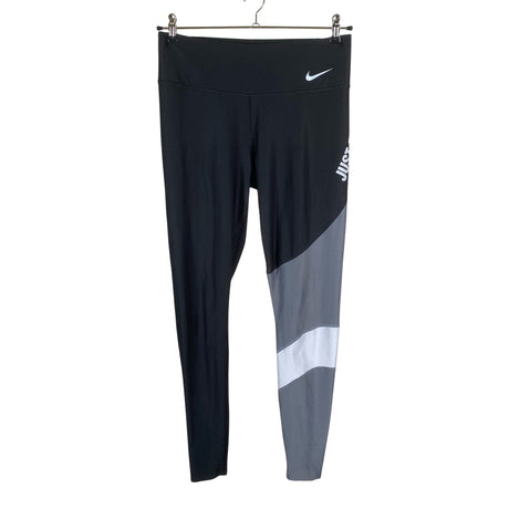 Unisex Nike - Spordiretuusid, suurus 42 - Must ()