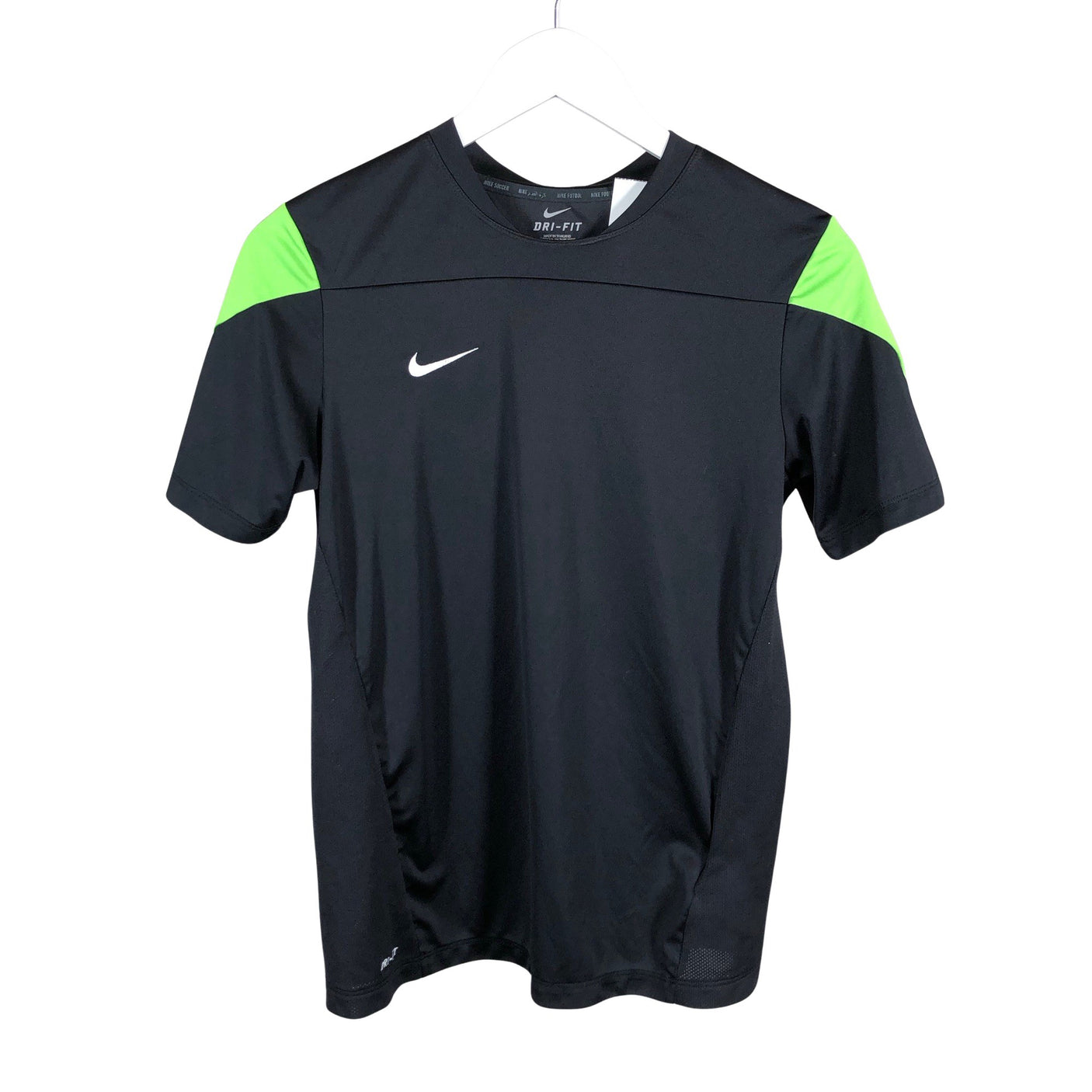 Unisex Nike - Spordisärk, lühikesed käised, suurus 164 - 170 - Must (1)