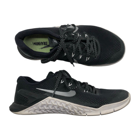 Unisex Nike - Sisespordijalanõud, suurus 38 - Must ()