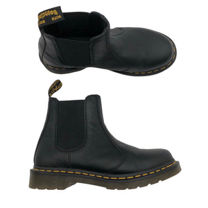 Unisex Dr. Martens - Poolsaapad, suurus 40 - Must (1)