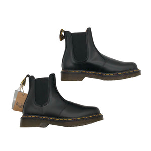 Unisex Dr. Martens - Poolsaapad, suurus 40 - Must (1)