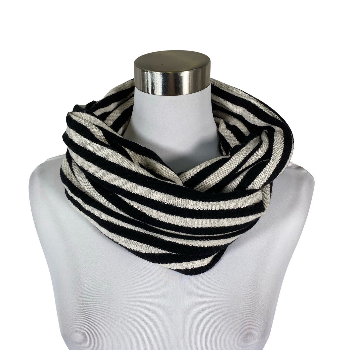 Unisex MUKA VA - Torusall, suurus Midi - Must (1)