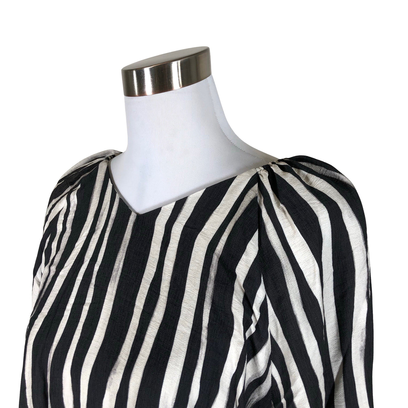 Unisex Metsola - Õhuke kleit, suurus 38 - Must (3)