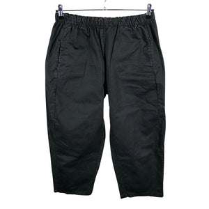 Unisex Perfect Jeans - Mittevenivad püksid, suurus 42 - Must (1)