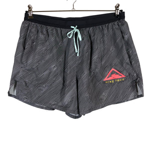 Unisex Nike - Lühikesed spordipüksid, suurus XXL - Hall (1)