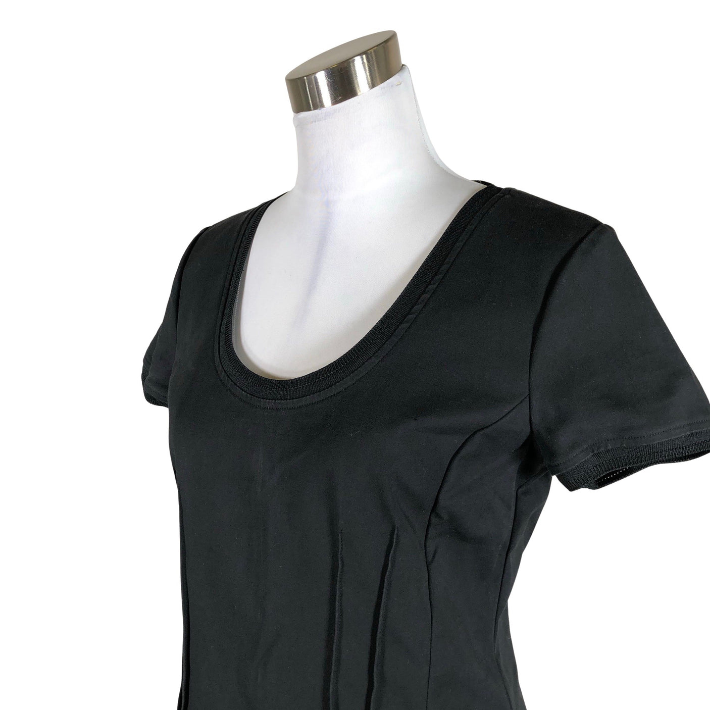 Unisex Emporio Armani - Mitteveniv kleit, suurus 40 - Must (3)