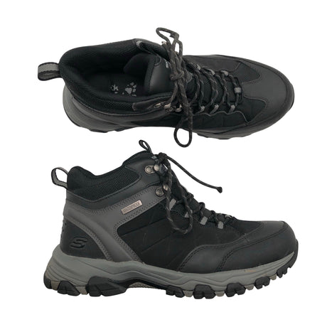 Unisex Skechers - Matkasaapad, suurus 43 - Must ()