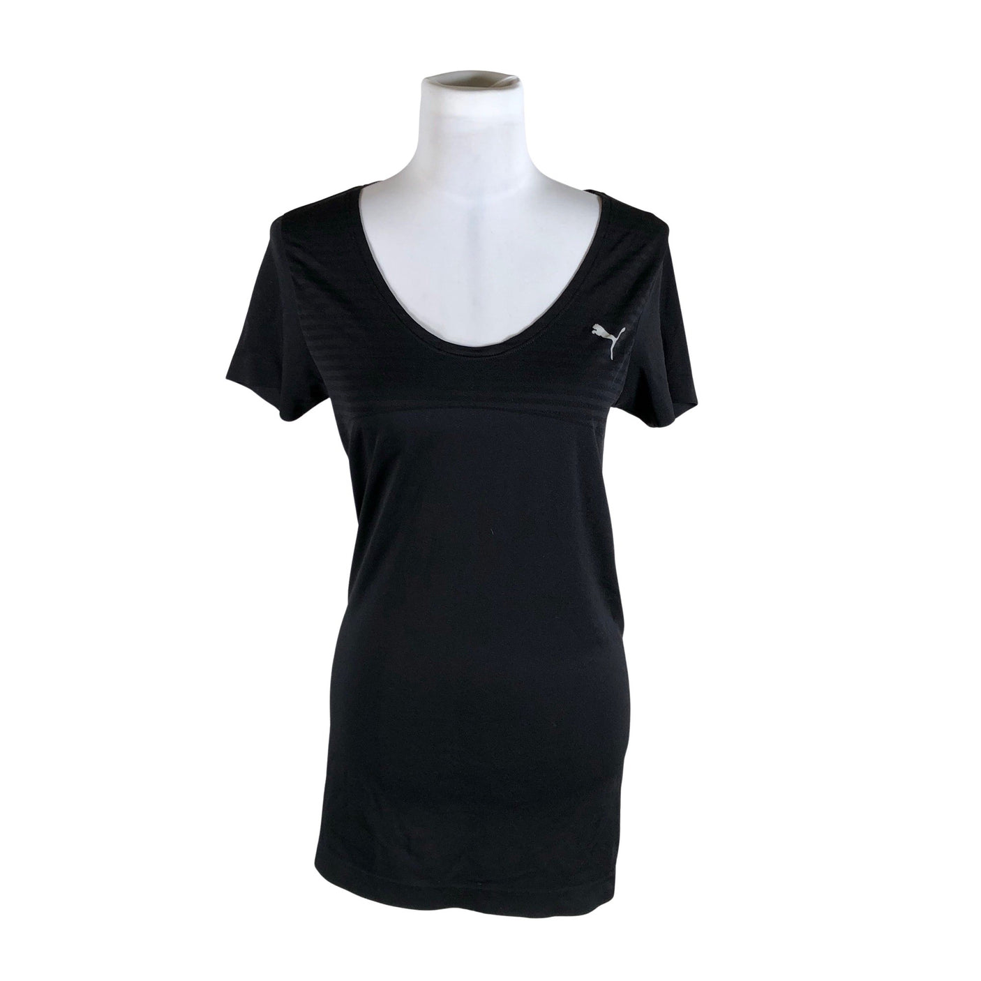 Unisex Puma - Spordisärk, lühikesed käised, suurus 40 - Must (1)