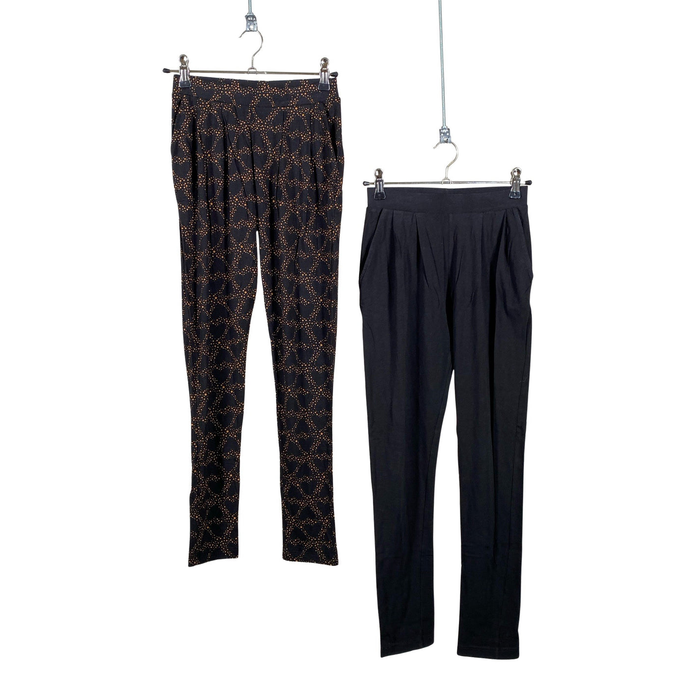 Unisex me&i - Trikotaažist püksid, suurus 146 - 152 - Must (1)