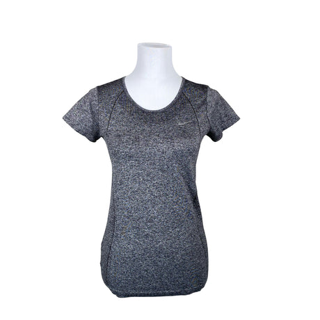 Unisex Nike - Spordisärk, lühikesed käised, suurus 38 - Hall ()