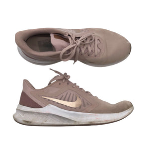 Unisex Nike - Tossud, suurus 42 - Heleroosa (1)
