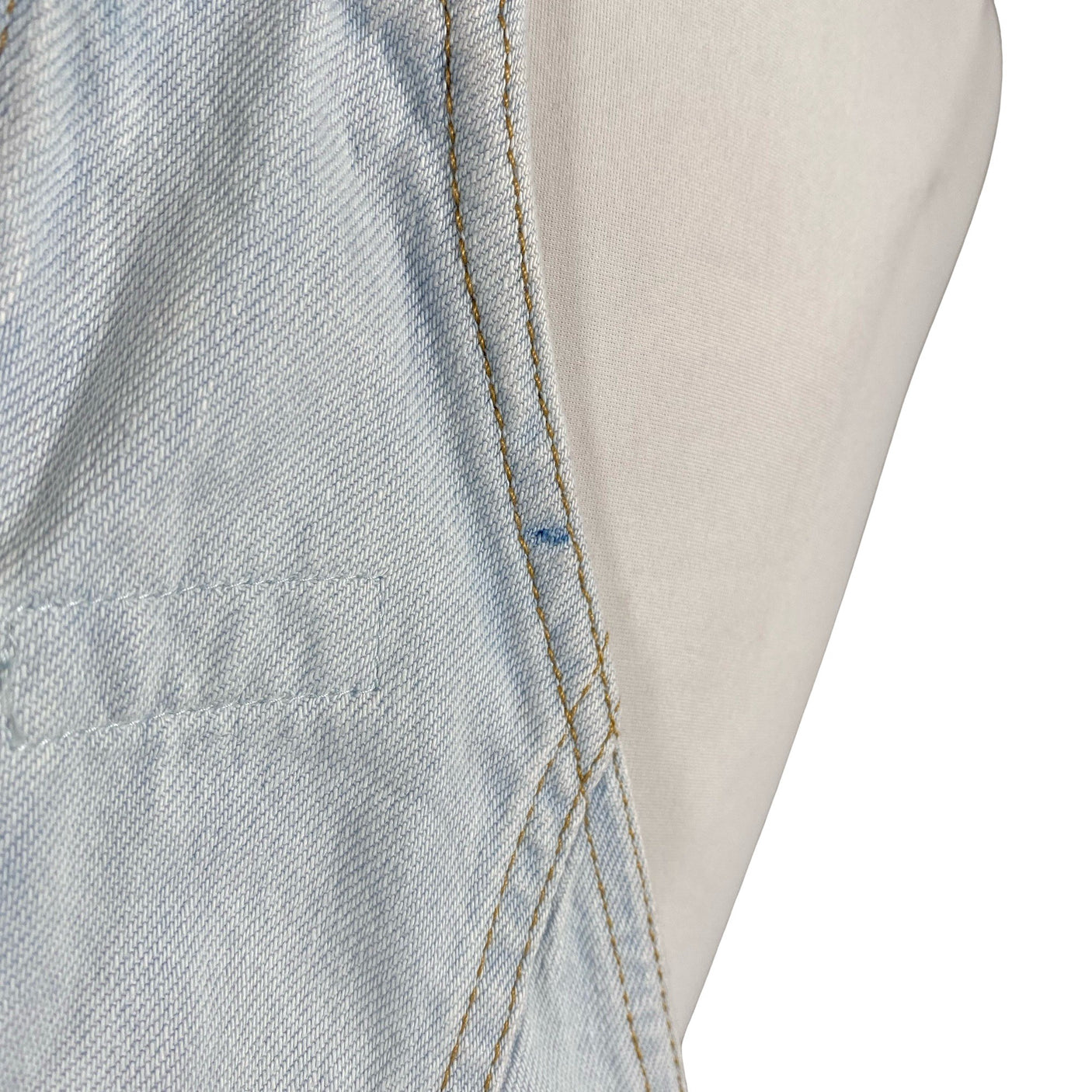 Unisex Levi's - Lühike pükskostüüm, suurus 40 - Helesinine (3)