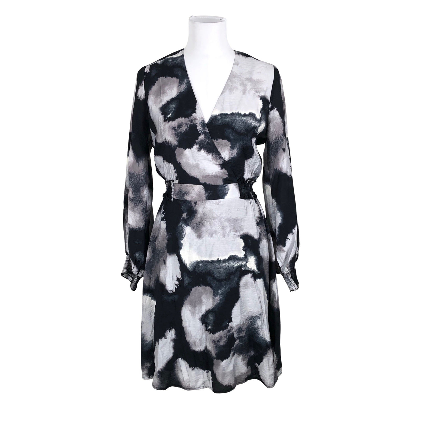 Unisex InWear - Õhuke kleit, suurus 36 - Hall (1)
