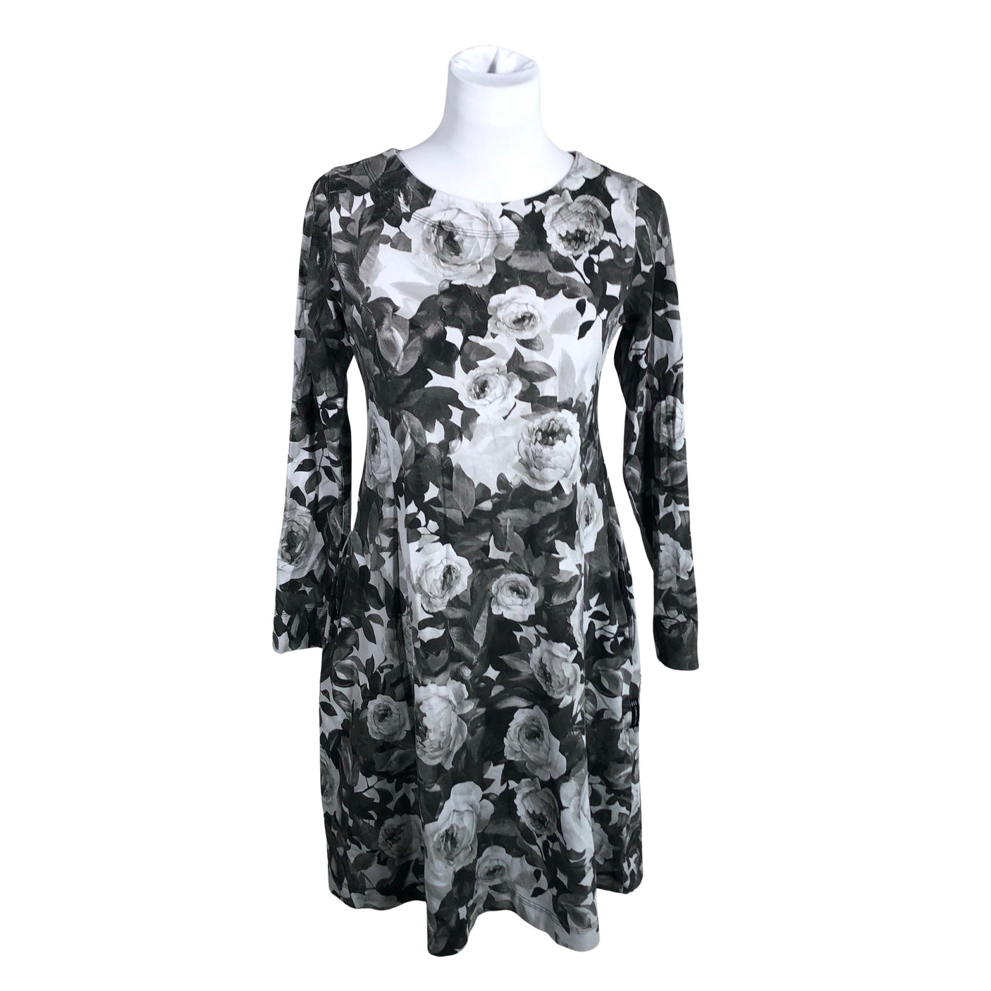 Unisex Ommellinen - Trikotaažist kleit, suurus 38 - Hall (1)