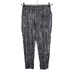 Unisex Marimekko - Mittevenivad püksid, suurus 38 - Must (2)