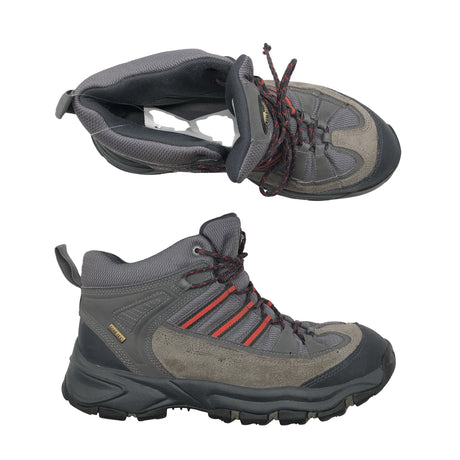 Unisex Adidas - Matkasaapad, suurus 40 - Hall ()